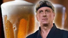 Cobra Kai 4 revela por qué Johnny Lawrence bebe la cerveza Coors Banquet