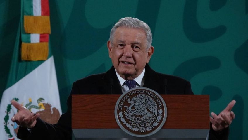 AMLO apura a secretarías para que ya regularicen autos chocolate