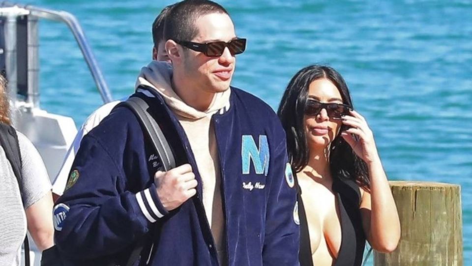 Kim Kardashian y Pete Davidson juntos en Bahamas. Foto: pagesix