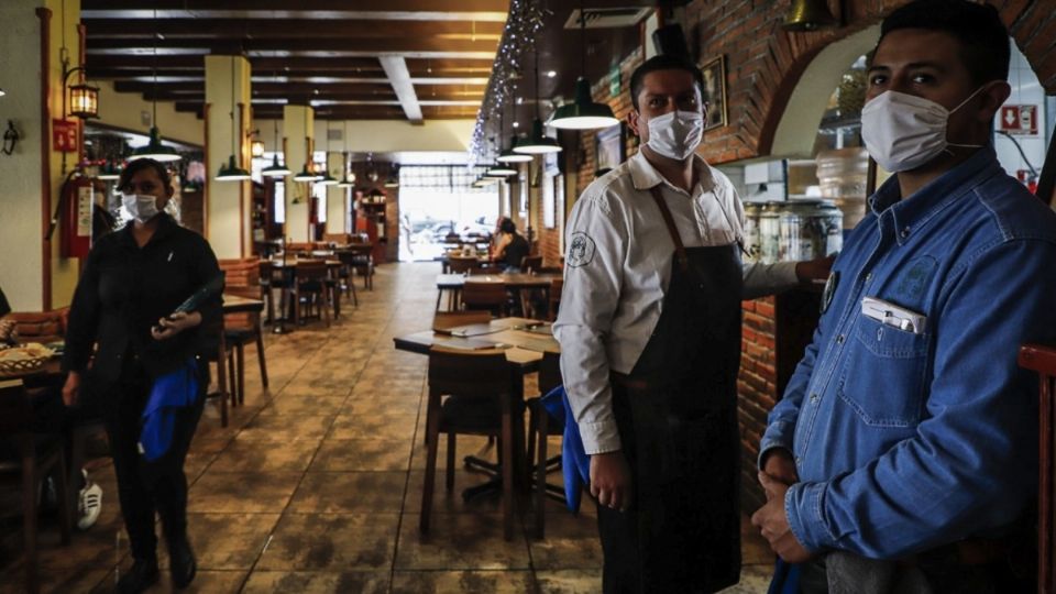 El presidente de la Canirac en Tamaulipas señaló que el hecho de reducir horarios, provoca simplemente que la gente se aglomere tanto en tiendas como en restaurantes.  FOTO: ESPECIAL