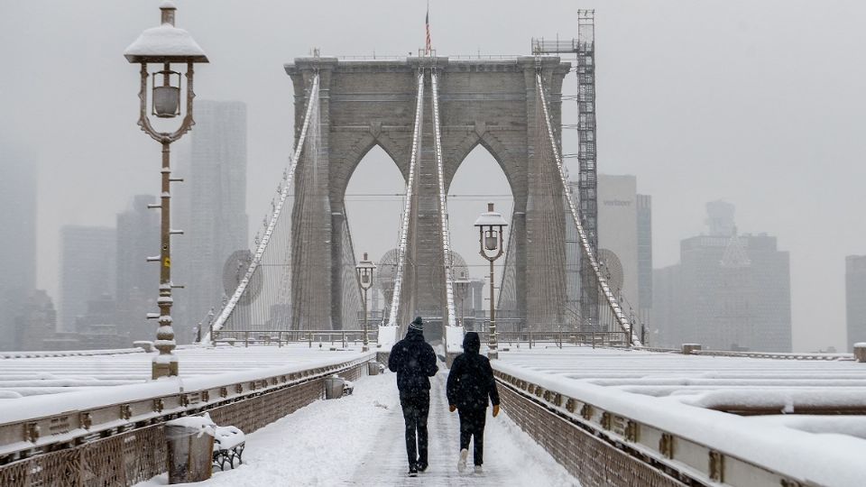 Unos 830 vuelos fueron cancelados; cinco estados son los más afectados. Foto: AFP
