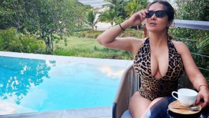 Salma Hayek presume el bikini perfecto para mujeres maduras