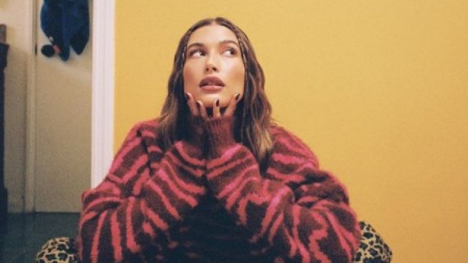 Toma inspiración de Hailey Bieber para usar blazers oversize. (Foto: @haileybieber)