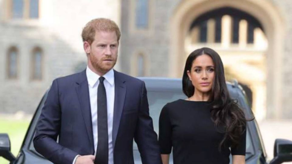 Meghan y Harry vistos durante el funeral de la reina Isabel II.