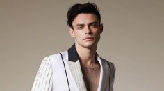 ¿Trajes sin camisa?, esta tendencia está arrasando en la moda masculina