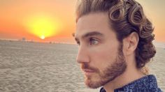 FOTO | Eugenio Siller le hace la competencia a Doña Florinda con tremendo look de bucles