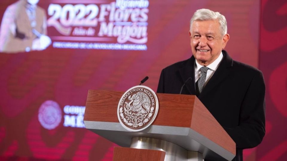 AMLO presentó durante su conferencia los posibles candidatos del 'bloque opositor', entre los que figuran perredistas, priistas, exgobernadores, ediles y hasta periodistas