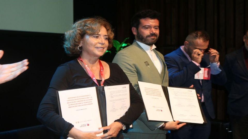 Firma de convenio entre Ciudad de México y Barcelona