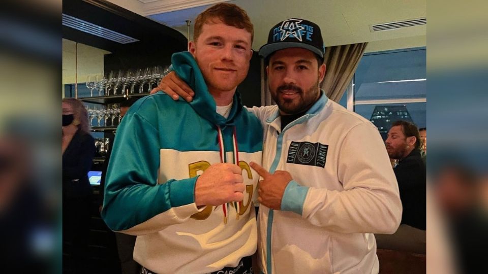 'Canelo' y su hermano Victor 'El Pale' comparten la misma pasión por el box y los autos.