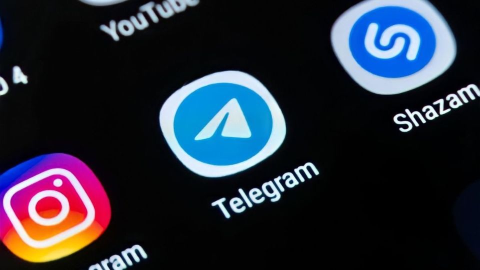 Telegram tiene propio cifrado MTProto. Al día de hoy no se han descubierto vulnerabilidades, lo que lo hace más seguro que WhatsApp.