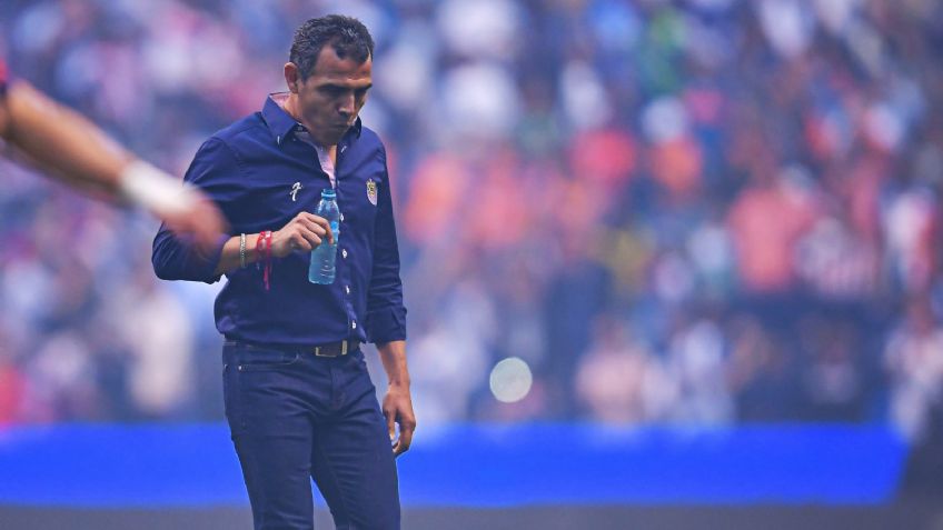 Chivas anuncia la salida de Ricardo Cadena como técnico