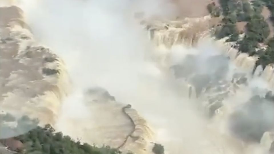 La corriente del río se ha elevado de manera considerable