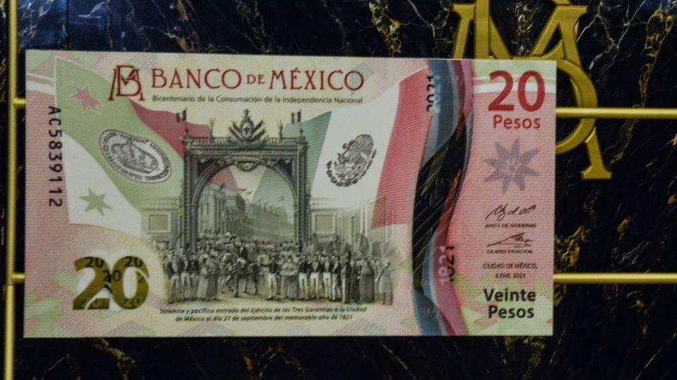 Ambos billetes se venden hasta en 800 mil pesos y poseen estas características. FOTO: Cuartoscuro