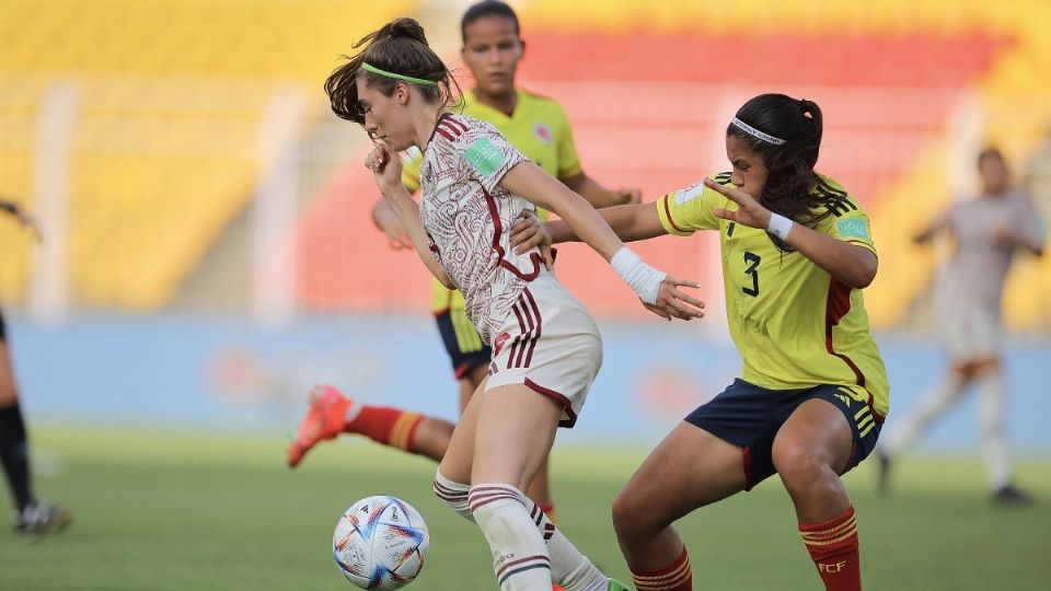 Equipos de fútbol femenil durante partido