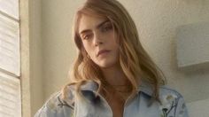 Cara Delevingne se olvida del rubio y conquista el otoño con el tono que será tendencia