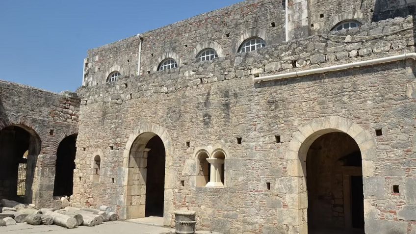 Encuentran la tumba de Santa Claus en una iglesia que quedó sumergida debajo de otro templo