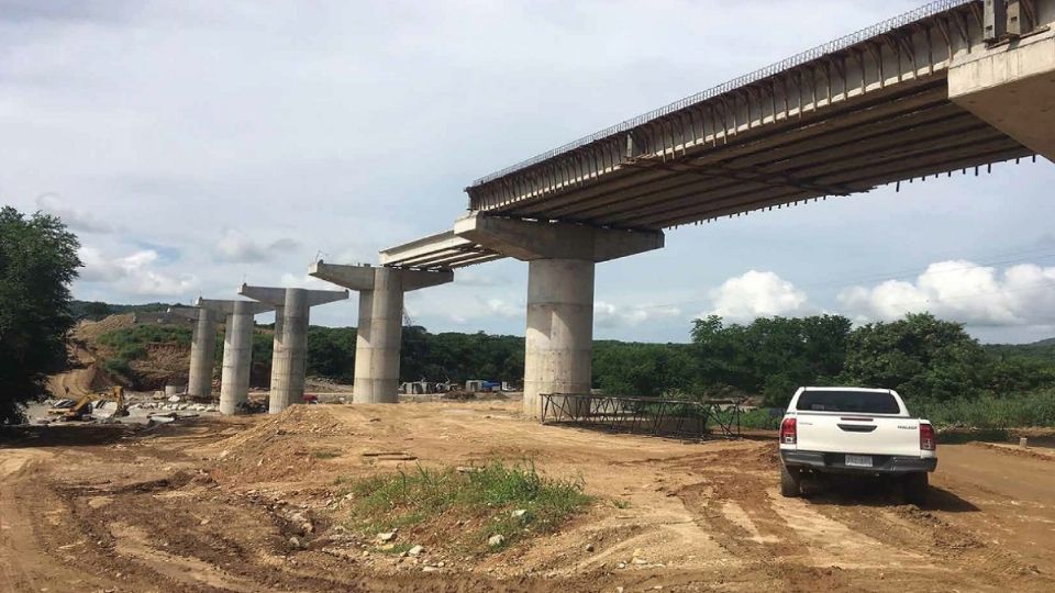 La obra cuenta con 104.3 kilómetros y posee una inversión de más de 8 mil millones de pesos