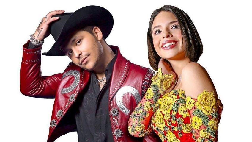 FOTO | Ángela Aguilar recibe hermoso ramo de rosas y recuerda a Christian Nodal