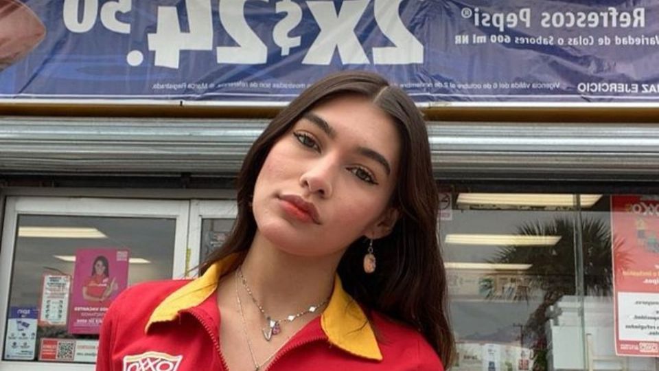 La cajera del Oxxo se ha hecho viral por su parecido a Dua Lipa