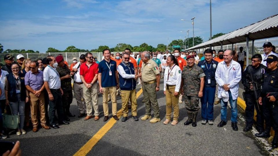 Autoridades sostuvieron el encuentro en el puente México - Guatemala