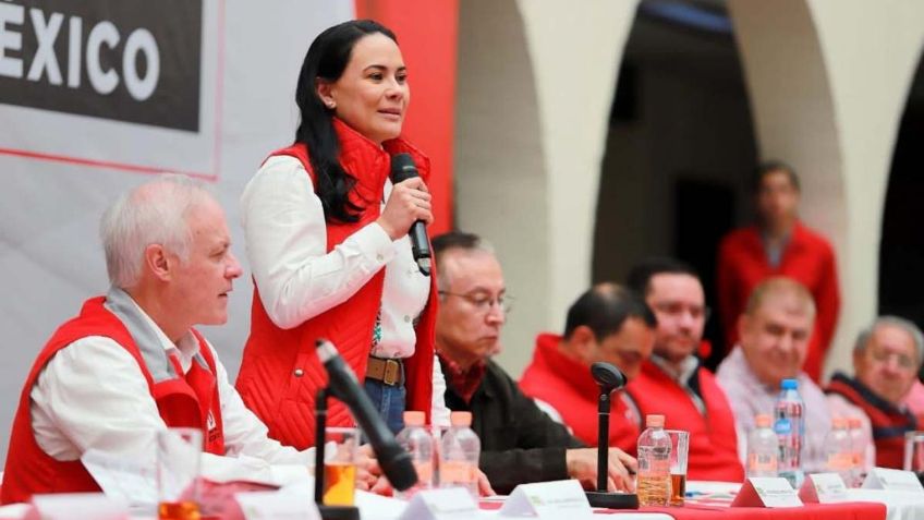 Alejandra del Moral se reúne con los priistas al mando de los municipios del Edomex