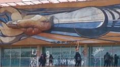 Vandalizan mural de David Alfaro Siqueiros tras protestas por caso de abuso en el CCH Sur