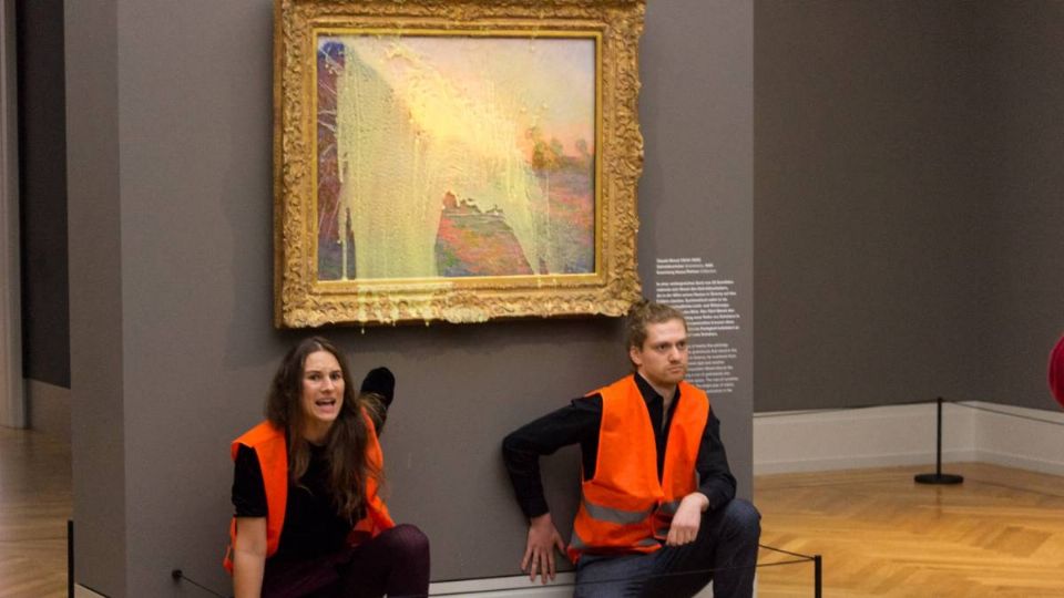 ¿Por qué dañar una pintura de Monet? cuestionó AMLO.