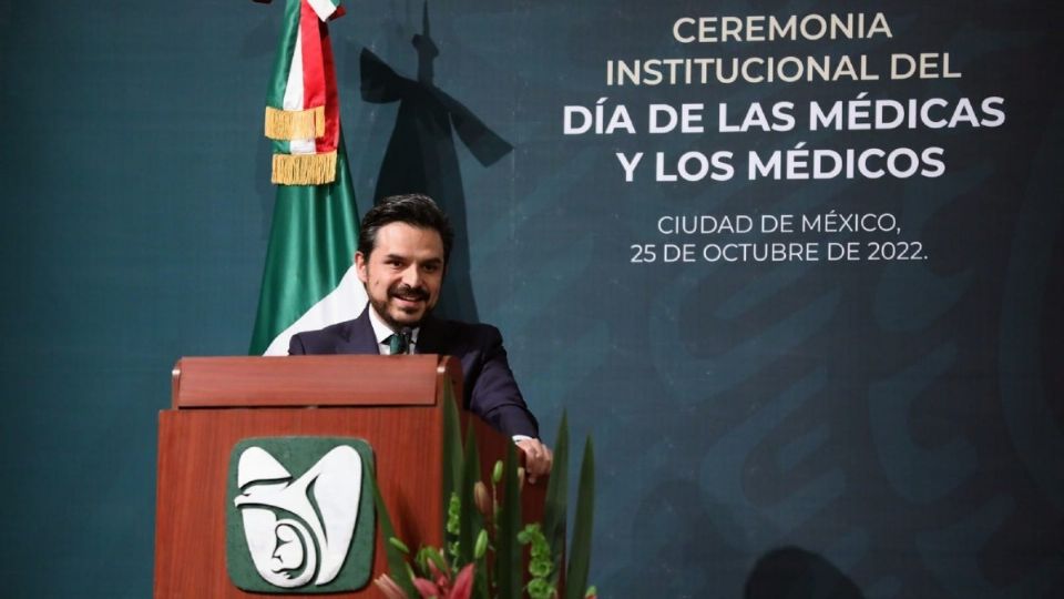 Fue develado el busto en honor al Dr. Guillermo Fajardo Ortiz, en la Plaza de las Médicas y los Médicos Ilustres