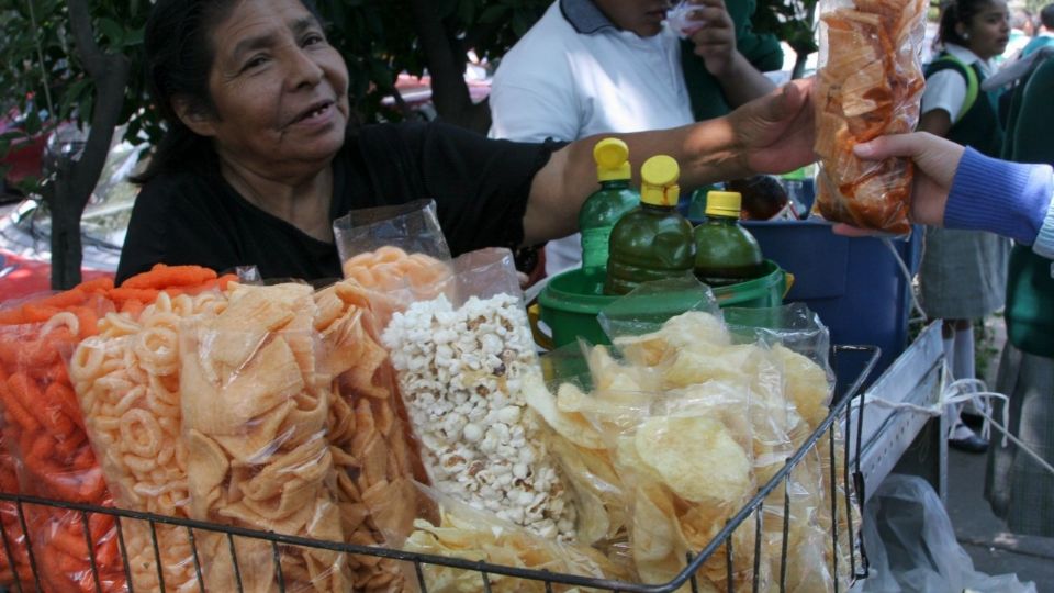 El objetivo es garantizar que se vendan alimentos y bebidas preparados que promuevan la adopción de estilos de vida saludable