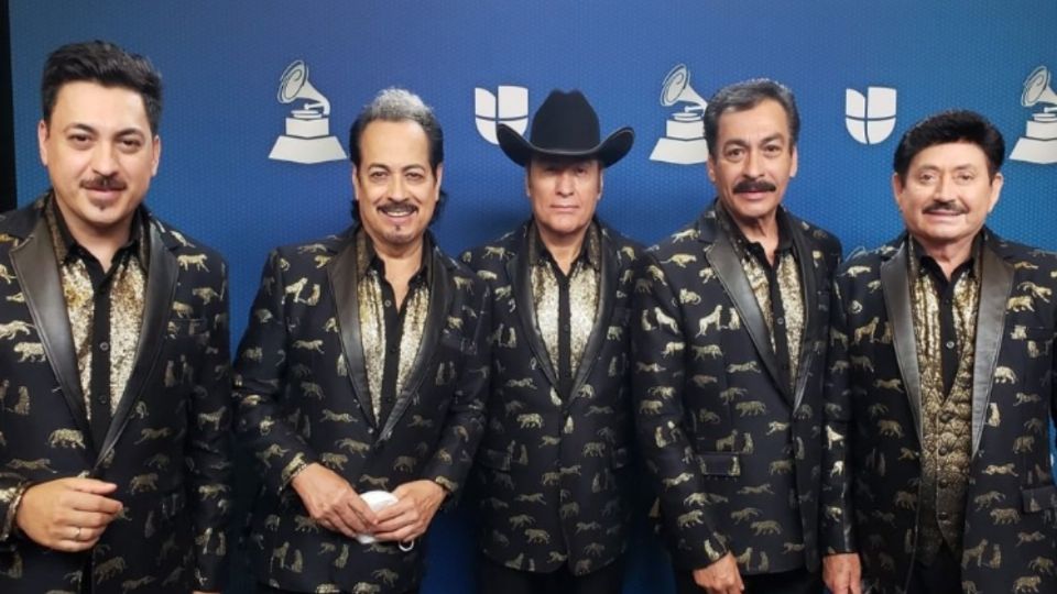 Los Tigres del Norte dan el último adiós a su mamá con emotivo mensaje