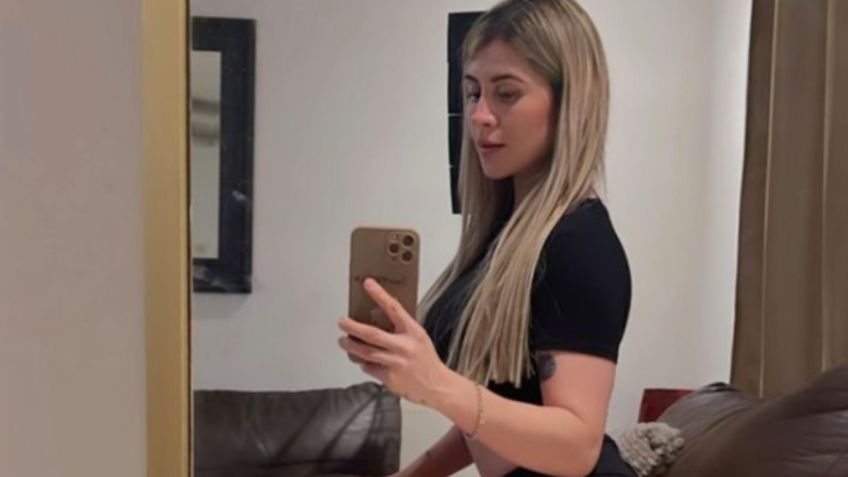 Berenice Guerra paraliza TikTok en blusa y falda ideal para olvidar el home office