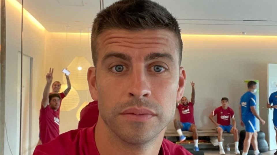 Gerard Piqué le escupe en estado de ebriedad a directivo de futbol en España