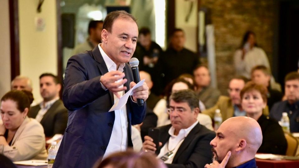 El gobernador de Sonora participó como invitado en un Foro Empresarial organizado por Coparmex