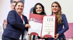 Evelyn Salgado entrega condecoraciones y premios al Mérito Civil 2022 en Guerrero