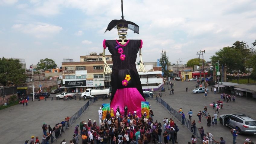 Día de Muertos: la Catrina más original se exhibe en las calles de Iztapalapa, ¡mide 28 metros y también es marioneta!