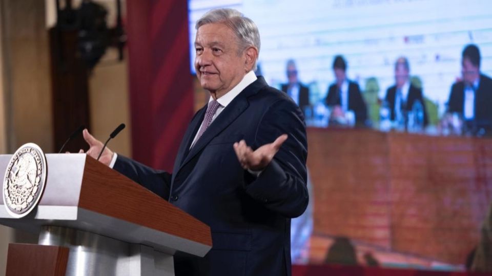 López Obrador recordó que cuando tocó el Grupo Firme observó por la ventana de Palacio Nacional cómo llegaba la gente