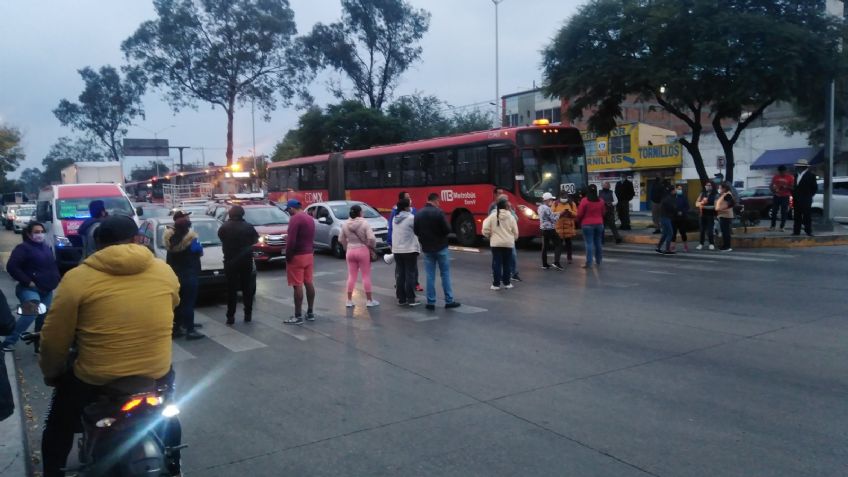 CDMX: manifestantes se retiran de Calzada Vallejo, servicio en el Metrobús se normaliza este jueves