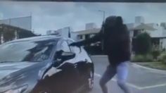 VIDEO | A punta de pistola: roban 300 mil pesos a conductor en fraccionamiento de León