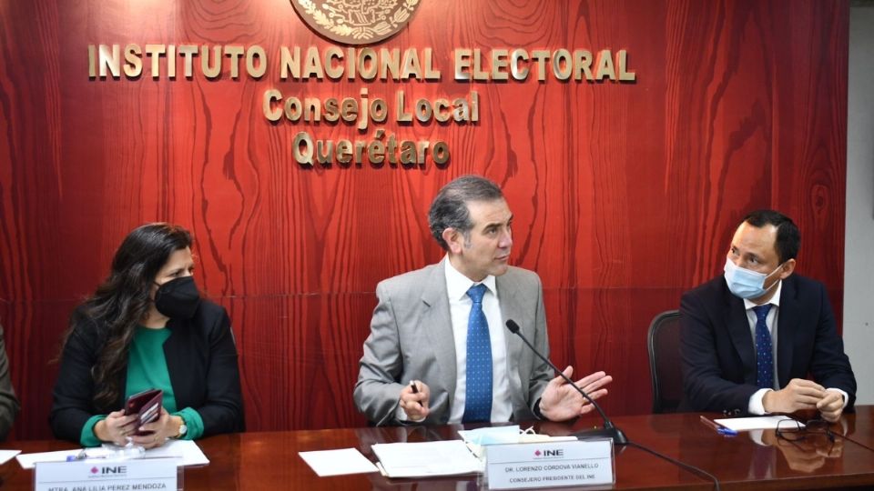 Córdova mencionó que la labor de las autoridades electorales consiste en garantizar las condiciones de certeza