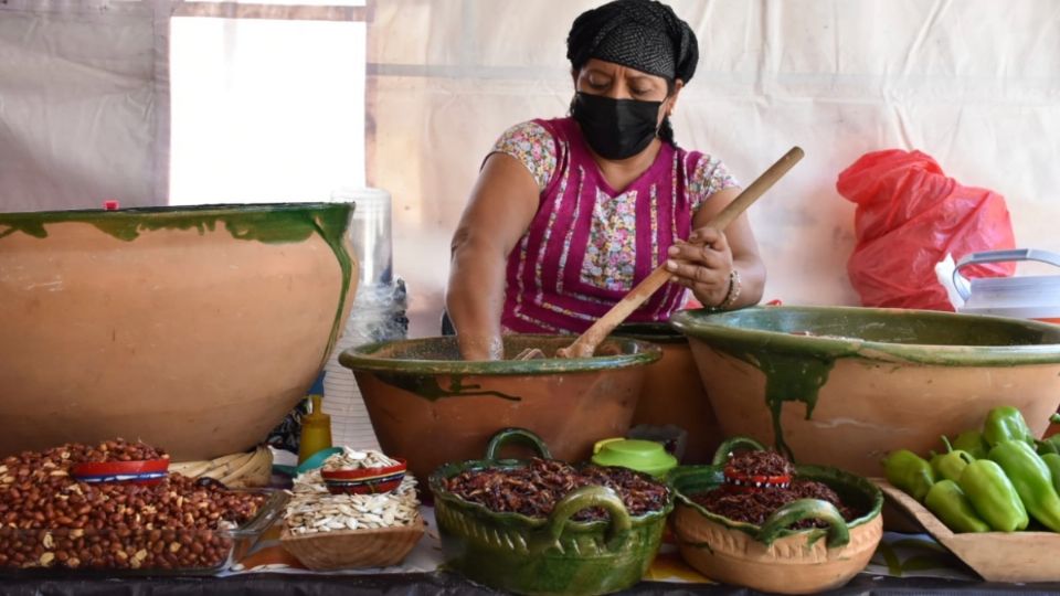 La Caravana de Artesanos y Productores de Pueblos Originarios y Comunidades Indígenas ya está en Reforma 100