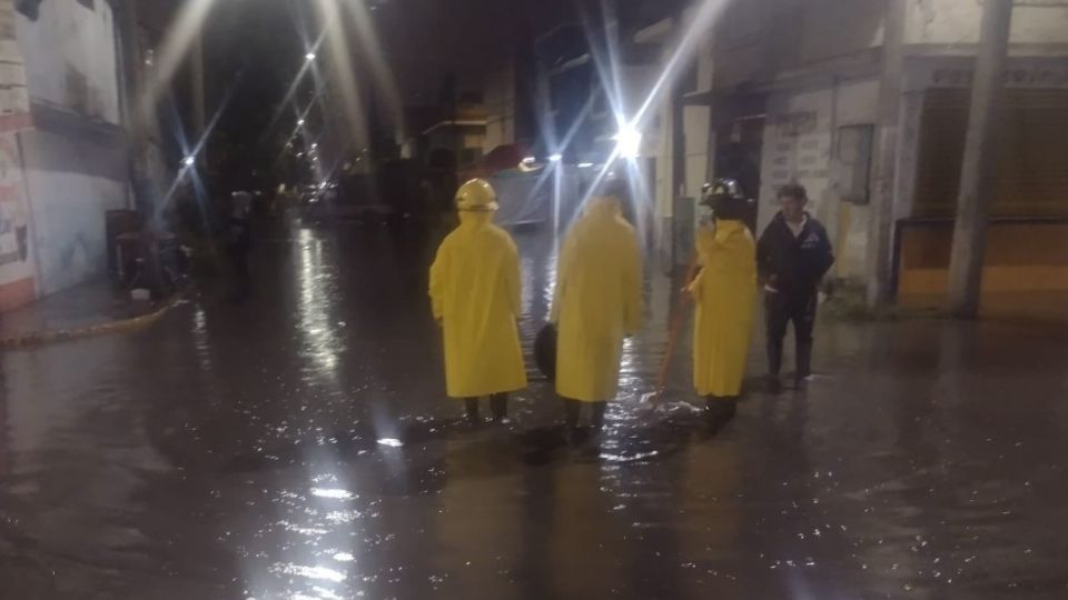 Las lluvias podrían venir con granizo, rachas de viento, descargas eléctricas y bajas temperaturas.