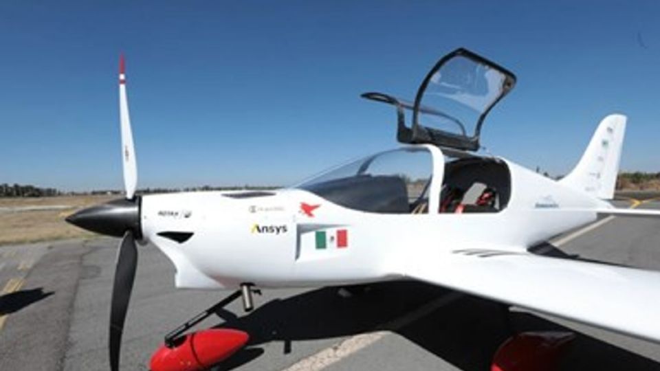 “El avión es 100 por ciento mexicano porque el diseño, desarrollo y fabricación del planeador'