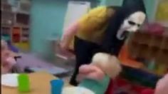 VIDEO | Trabajador de una guardería aterroriza a niños con una máscara de Halloween y causa indignación