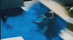 VIDEO | El amante de una mujer se sumerge en el agua 2 minutos para no ser descubierto por el esposo