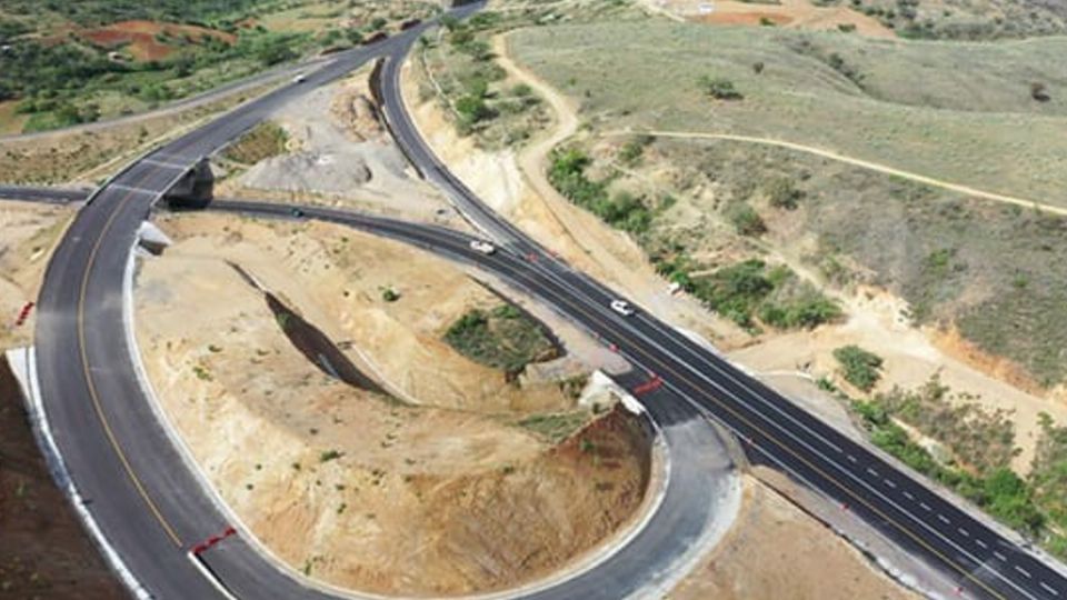 Proponen un tren suburbano, la expansión de las líneas del Metro de Monterrey y una carretera interserrana.