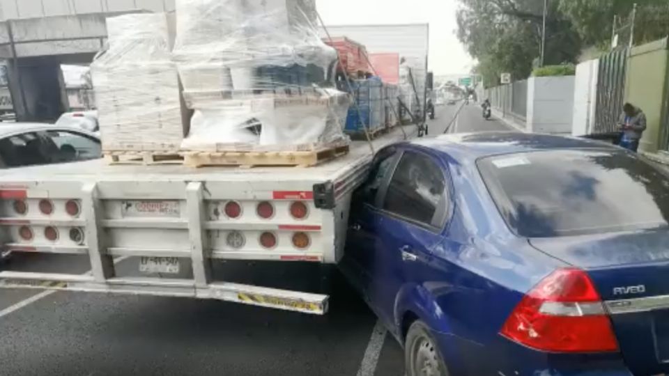 El accidente se registró poco antes de mediodía.