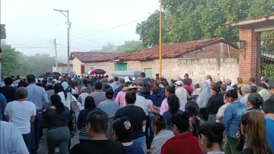 Conrado Mendoza Almeida fue sepultado en San Miguel Ttotolapan