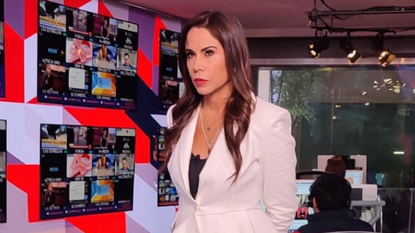 Paola Rojas enciende la red a sus 45 años en look de ajustada minifalda