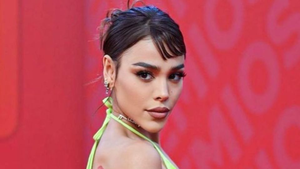 Danna Paola presume su figura con look rockero