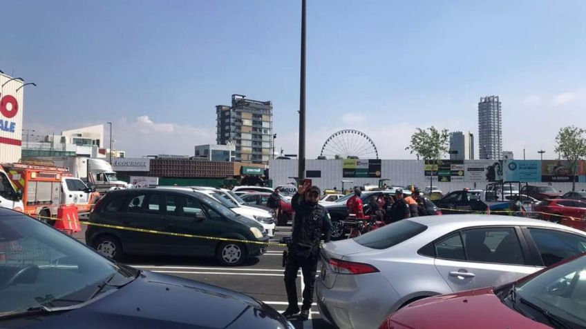 Balacera en Puebla: asesinan a un hombre en el estacionamiento de una tienda de autoservicio